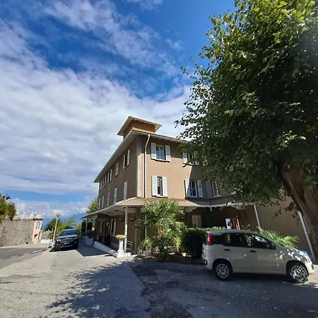 Zajazd Provinciale 79 Magreglio